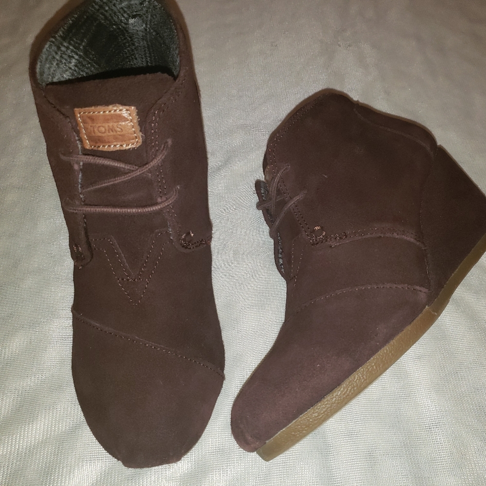 TOMS Suede Wedge Booties Brown Size 6.5
